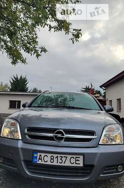 Универсал Opel Vectra 2004 в Остроге