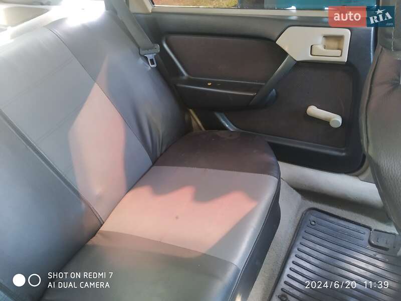 Седан Opel Vectra 1990 в Хмельницком