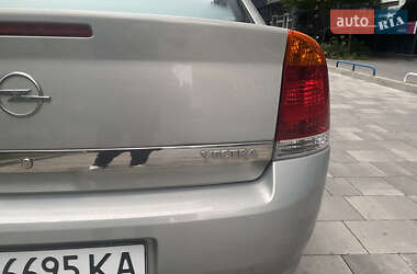 Седан Opel Vectra 2005 в Киеве