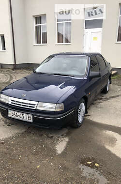 Седан Opel Vectra 1990 в Косове