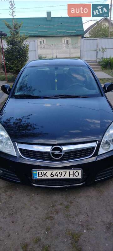 Седан Opel Vectra 2006 в Рівному