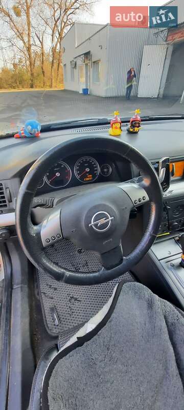 Ліфтбек Opel Vectra 2003 в Коростені