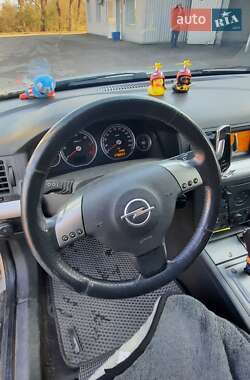 Лифтбек Opel Vectra 2003 в 