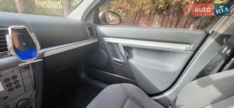 Седан Opel Vectra 2007 в Кривом Роге