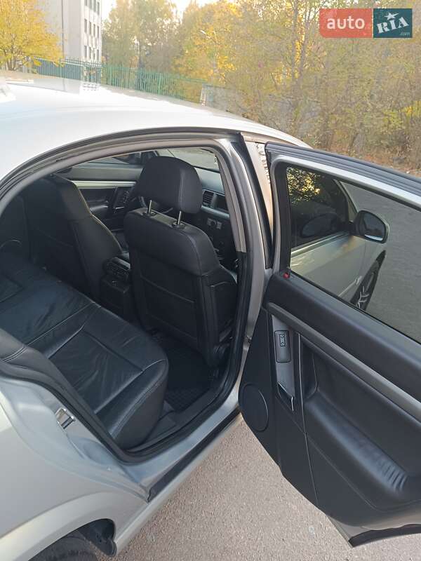 Седан Opel Vectra 2008 в Житомире