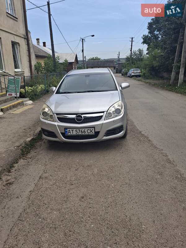 Універсал Opel Vectra 2005 в Івано-Франківську