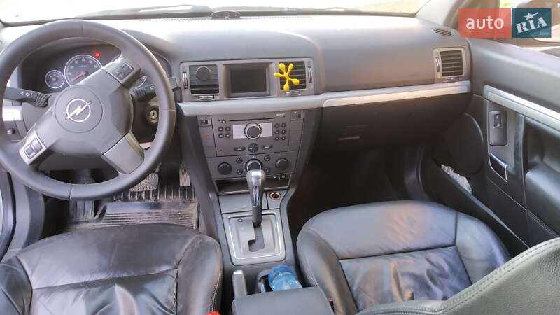 Седан Opel Vectra 2008 в Белогородке