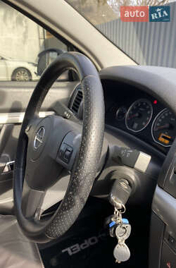 Седан Opel Vectra 2008 в Ирпене