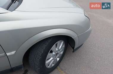 Седан Opel Vectra 2005 в 