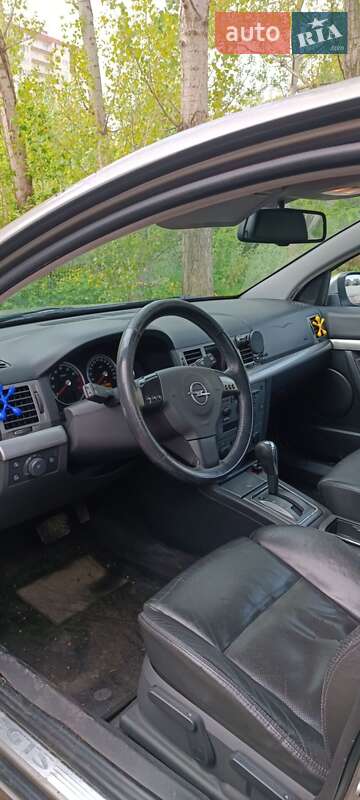 Лифтбек Opel Vectra 2004 в Киеве