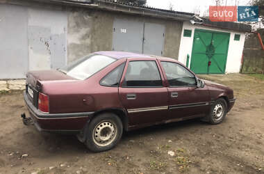 Седан Opel Vectra 1990 в Стрию