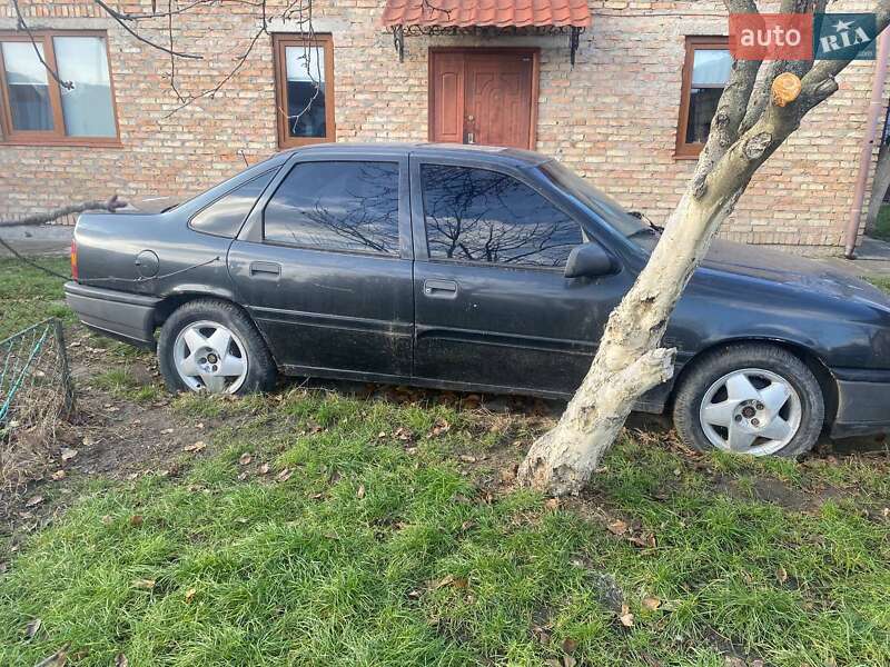 Седан Opel Vectra 1990 в Львові