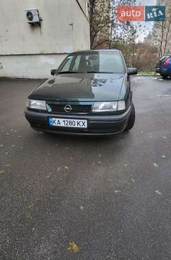 Седан Opel Vectra 1995 в Киеве