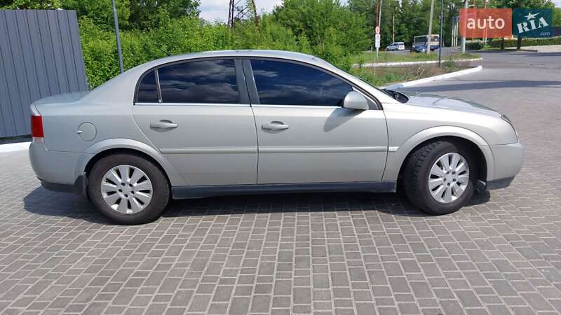 Седан Opel Vectra 2005 в Днепре