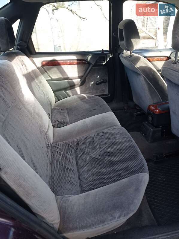 Седан Opel Vectra 1992 в Кременце