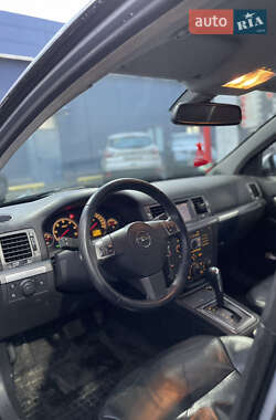 Универсал Opel Vectra 2005 в 