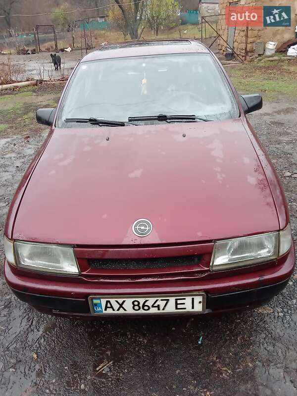 Лифтбек Opel Vectra 1990 в Сахновщине