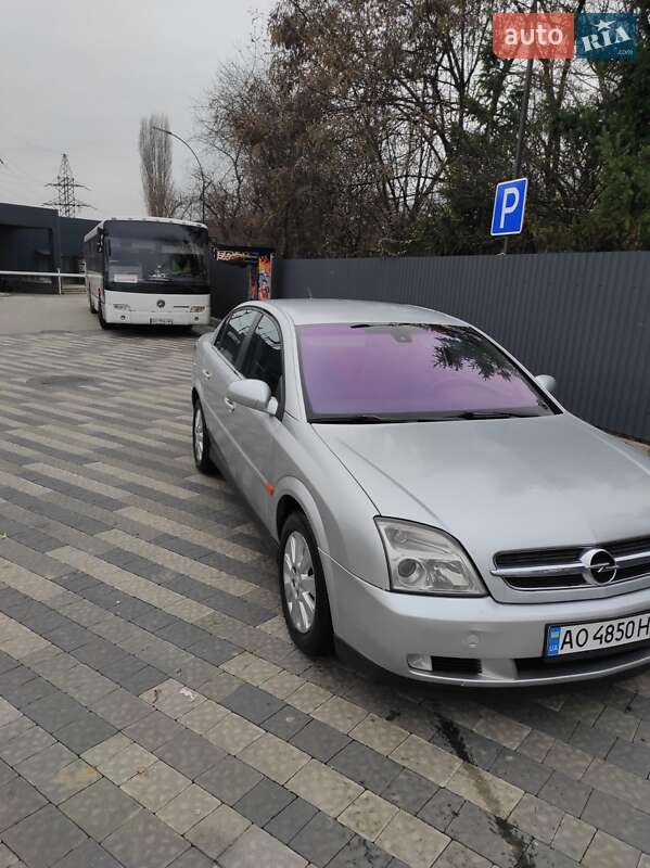 Седан Opel Vectra 2003 в Ужгороде