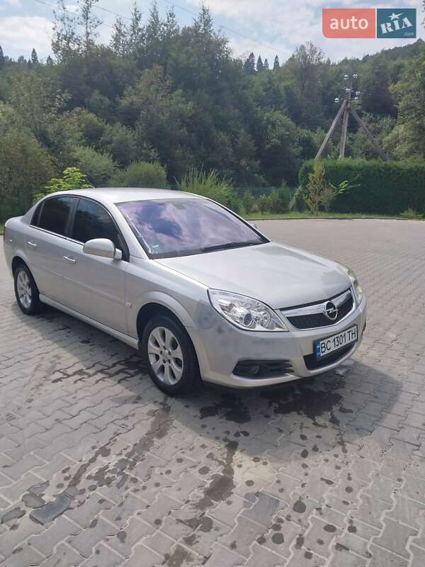 Седан Opel Vectra 2005 в Самборі