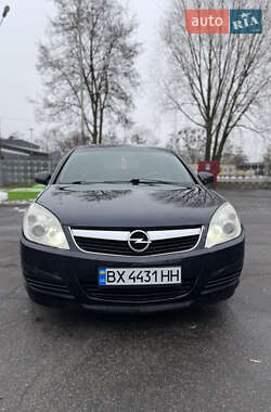 Лифтбек Opel Vectra 2006 в Лубнах