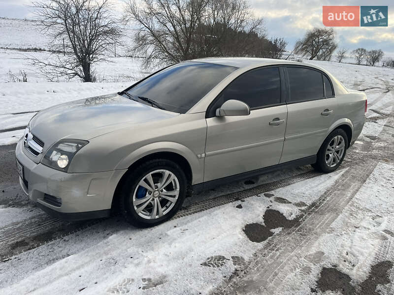 Седан Opel Vectra 2004 в Теофиполе