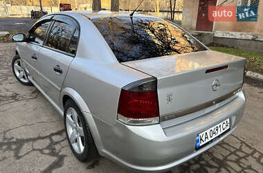 Седан Opel Vectra 2006 в Первомайске