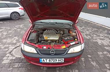 Седан Opel Vectra 1997 в Городенці