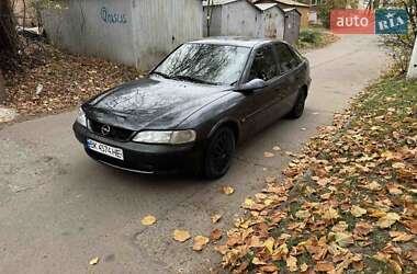 Ліфтбек Opel Vectra 1997 в Кременці