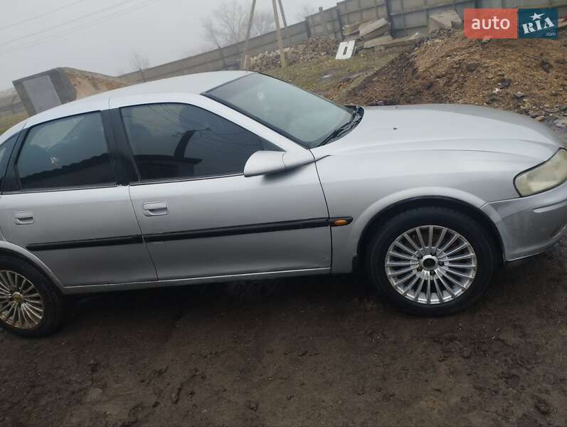 Седан Opel Vectra 1997 в Березнеговатом