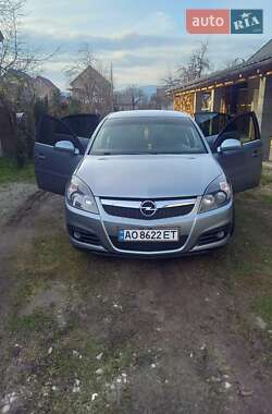 Седан Opel Vectra 2007 в Хусті