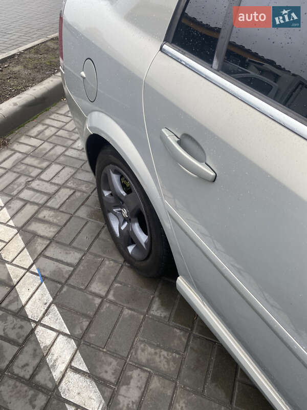 Седан Opel Vectra 2008 в Кам'янському фото 6 Седан Opel Vectra 2008 в Кам'янському