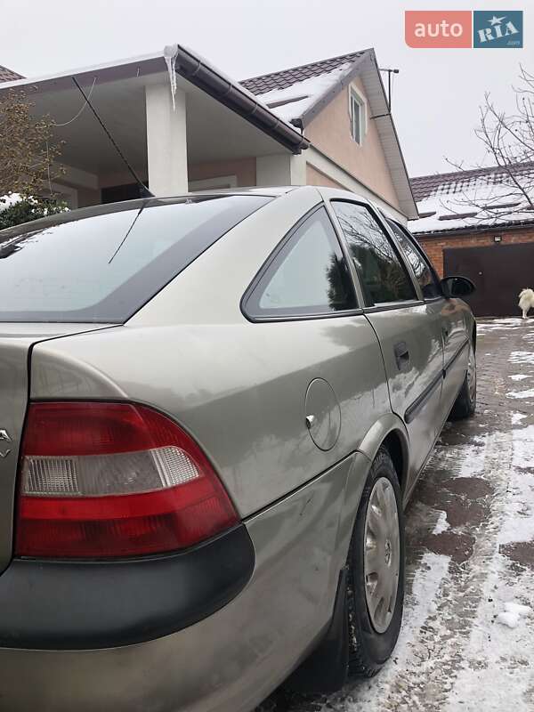 Лифтбек Opel Vectra 1998 в Хмельницком фото 4 Лифтбек Opel Vectra 1998 в Хмельницком