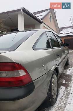 Ліфтбек Opel Vectra 1998 в Хмельницькому