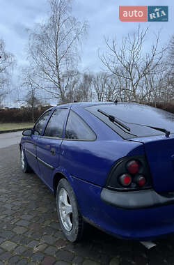 Лифтбек Opel Vectra 1996 в 