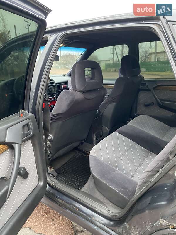Лифтбек Opel Vectra 1993 в Коростене