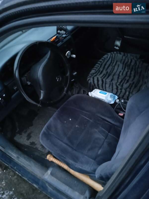 Ліфтбек Opel Vectra 1990 в Вінниці