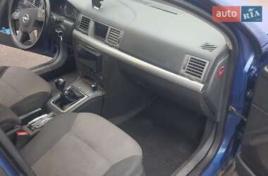 Седан Opel Vectra 2004 в Черкасах