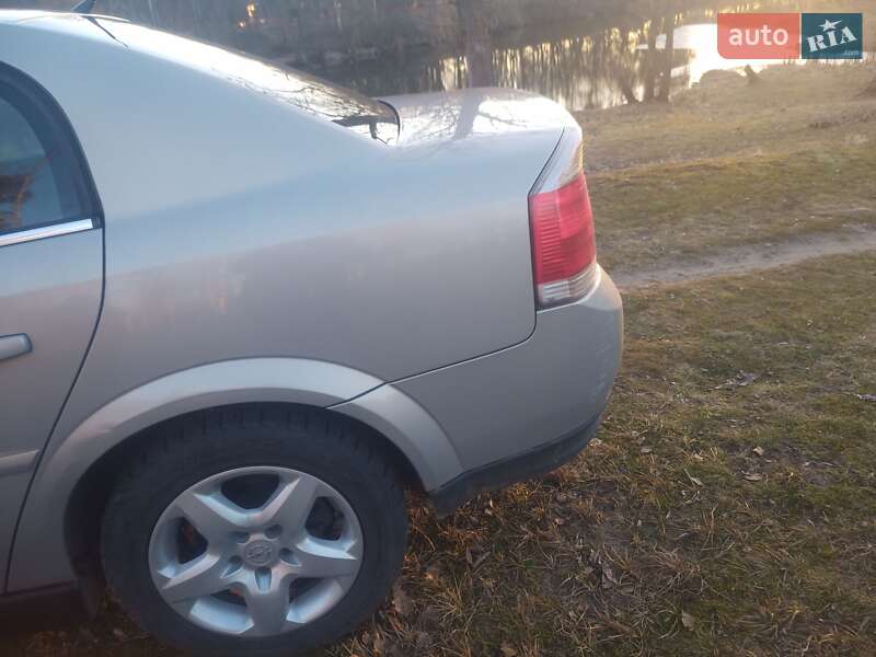 Седан Opel Vectra 2005 в Малине