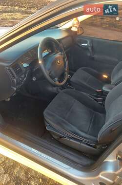 Седан Opel Vectra 2000 в 