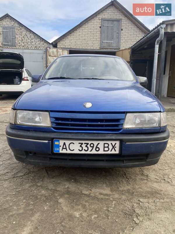 Лифтбек Opel Vectra 1989 в Ковеле