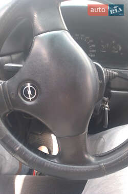 Седан Opel Vectra 1990 в 