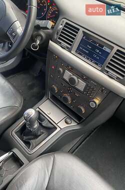 Универсал Opel Vectra 2005 в 