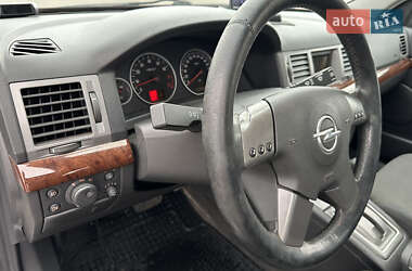 Седан Opel Vectra 2003 в Киеве