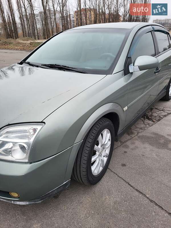 Седан Opel Vectra 2004 в Горишних Плавнях