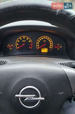 Седан Opel Vectra 2004 в Горішніх Плавнях