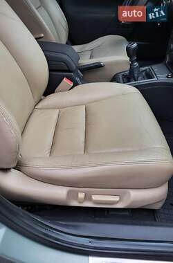 Седан Opel Vectra 2004 в Горішніх Плавнях