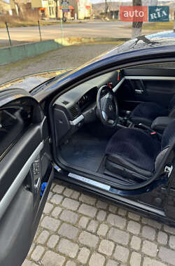 Лифтбек Opel Vectra 2003 в 