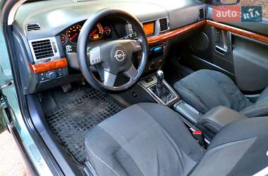 Седан Opel Vectra 2003 в 