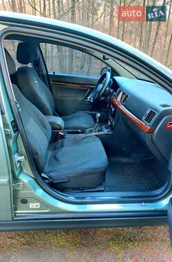 Седан Opel Vectra 2003 в 