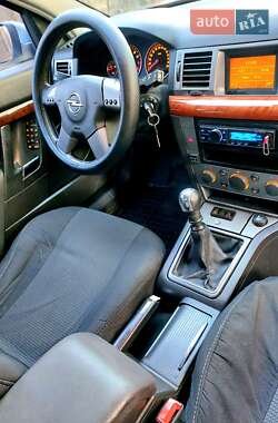 Седан Opel Vectra 2003 в 